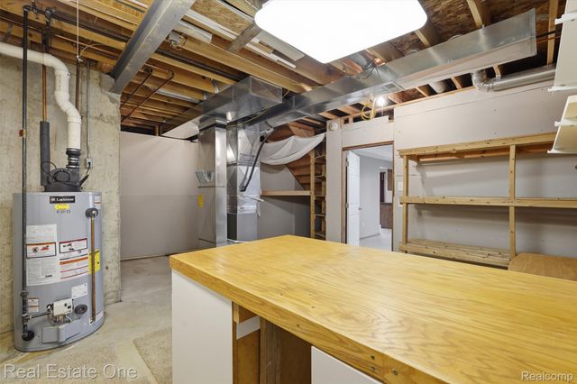 2264 Willow Tree Drive, Brighton, MI 48116