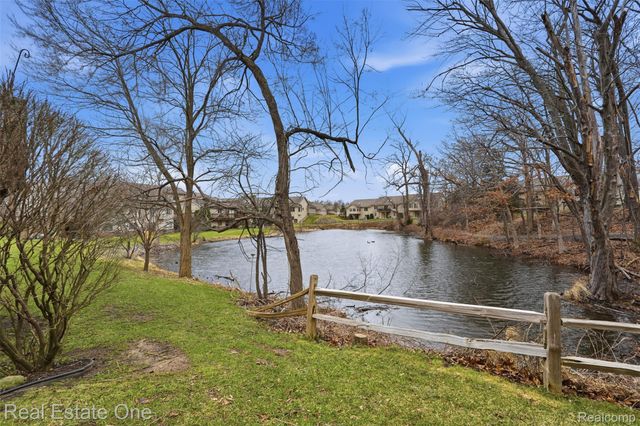 2264 Willow Tree Drive, Brighton, MI 48116