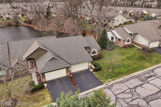 2264 Willow Tree Drive, Brighton, MI 48116