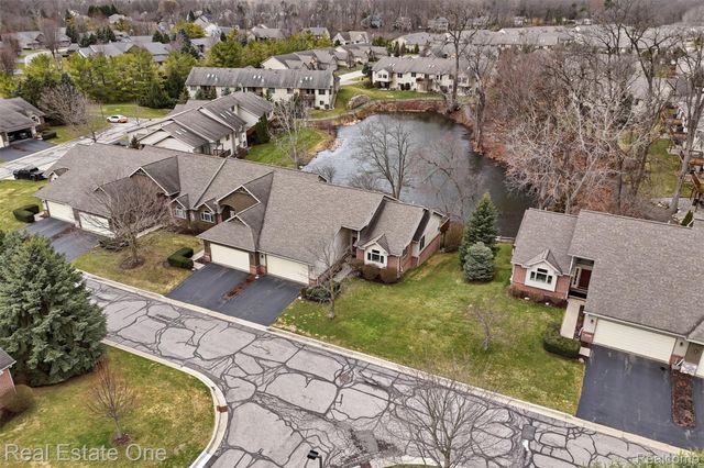 2264 Willow Tree Drive, Brighton, MI 48116