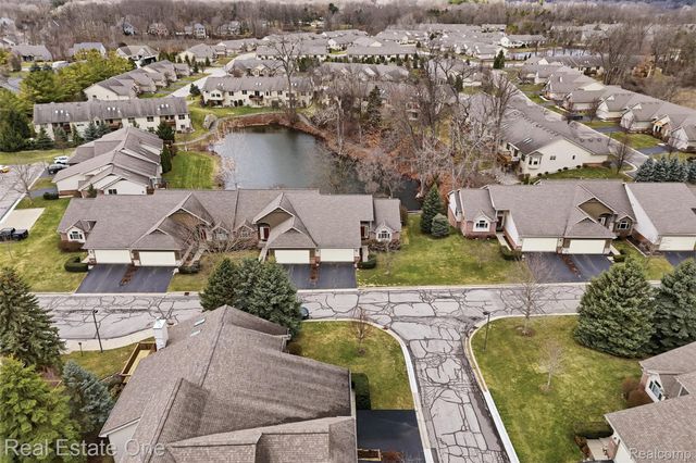 2264 Willow Tree Drive, Brighton, MI 48116