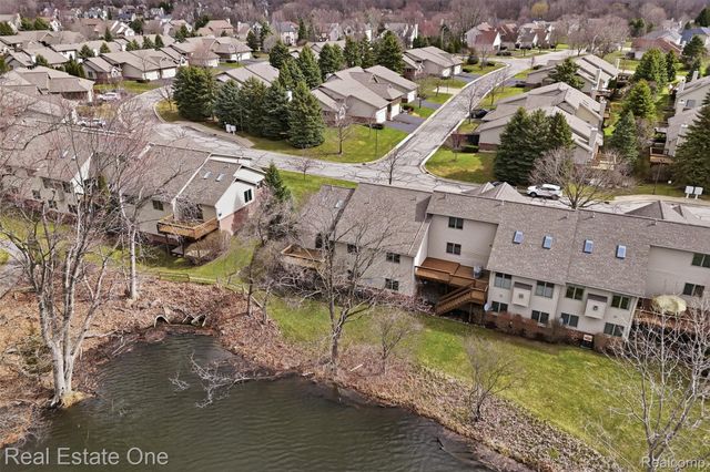 2264 Willow Tree Drive, Brighton, MI 48116