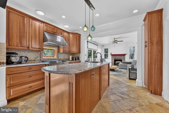 380 CLAGETT ST SW, Leesburg, VA 20175