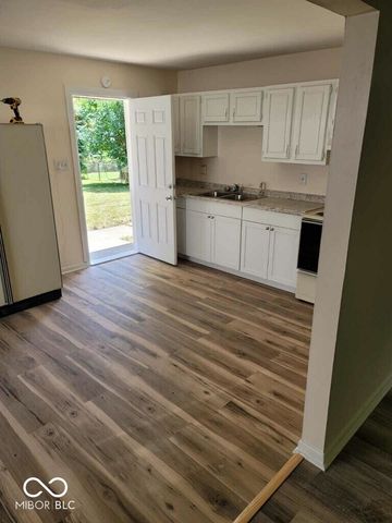 525 S 4th Avenue, Beech Grove, IN 46107