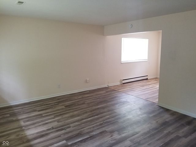 525 S 4th Avenue, Beech Grove, IN 46107