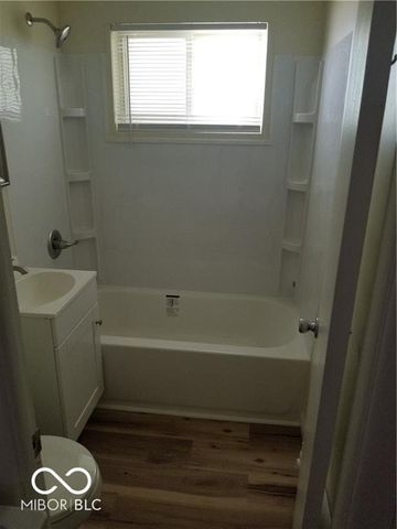 525 S 4th Avenue, Beech Grove, IN 46107