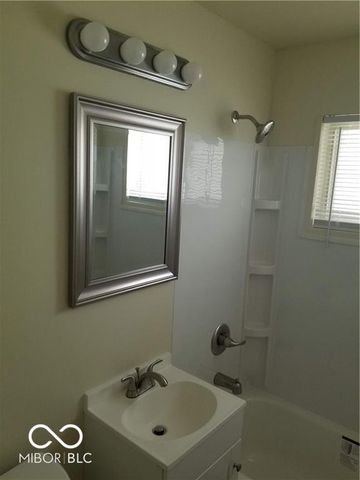 525 S 4th Avenue, Beech Grove, IN 46107