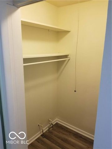 525 S 4th Avenue, Beech Grove, IN 46107