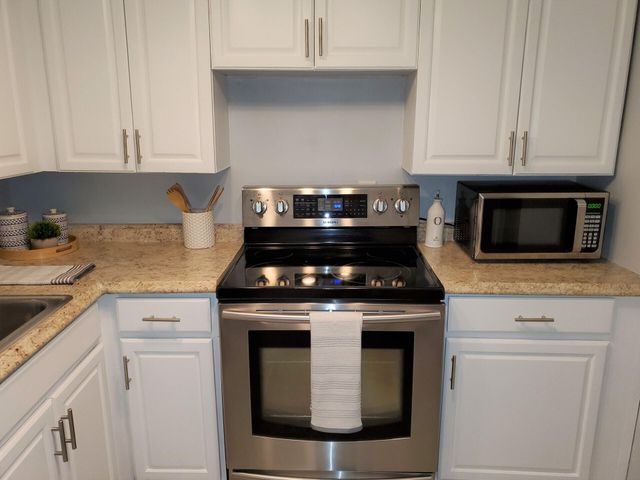 413 SE 23RD Street, Fort Lauderdale, FL 33316