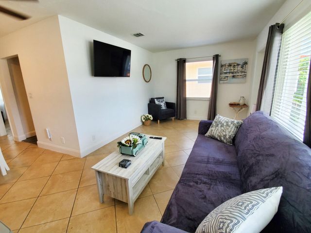 413 SE 23RD Street, Fort Lauderdale, FL 33316