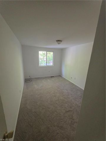 6420 Faraday CT, Norfolk, VA 23513