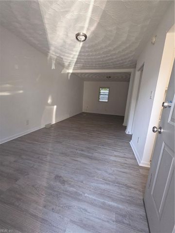 6420 Faraday CT, Norfolk, VA 23513