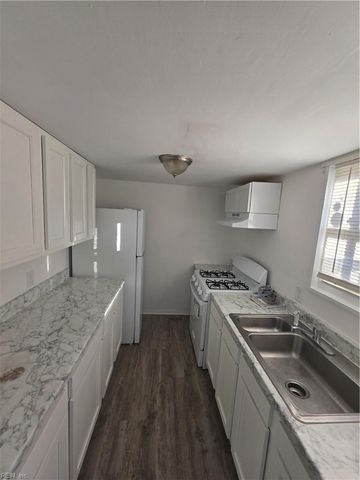 6420 Faraday CT, Norfolk, VA 23513