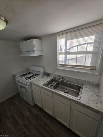 6420 Faraday CT, Norfolk, VA 23513