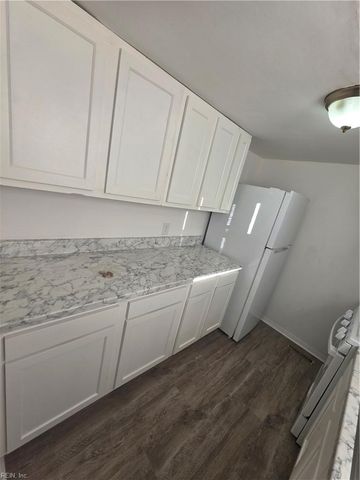 6420 Faraday CT, Norfolk, VA 23513