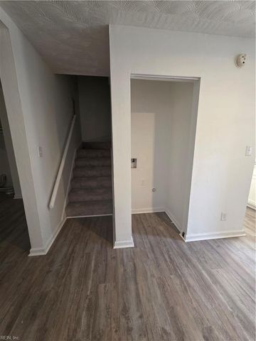 6420 Faraday CT, Norfolk, VA 23513