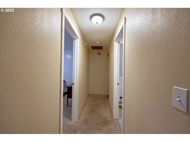 246 W HARBOR St, Warrenton, OR 97146