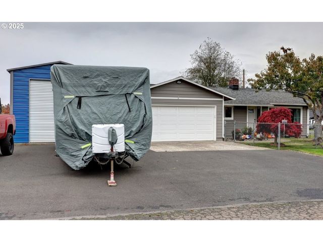 246 W HARBOR St, Warrenton, OR 97146