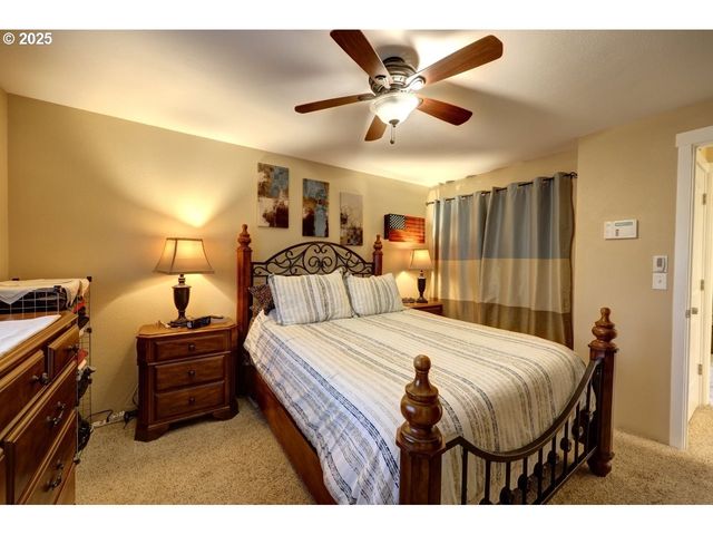 246 W HARBOR St, Warrenton, OR 97146