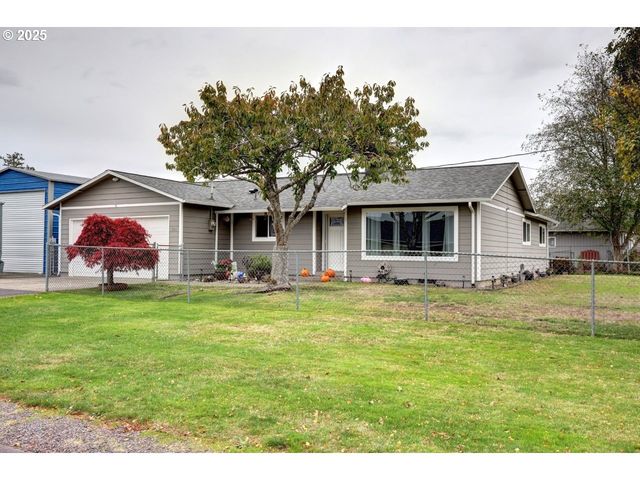 246 W HARBOR St, Warrenton, OR 97146