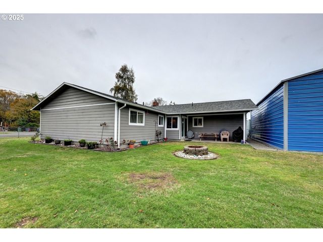 246 W HARBOR St, Warrenton, OR 97146