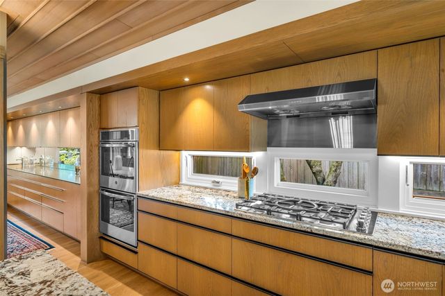 6437 Hampton Road S, Seattle, WA 98118