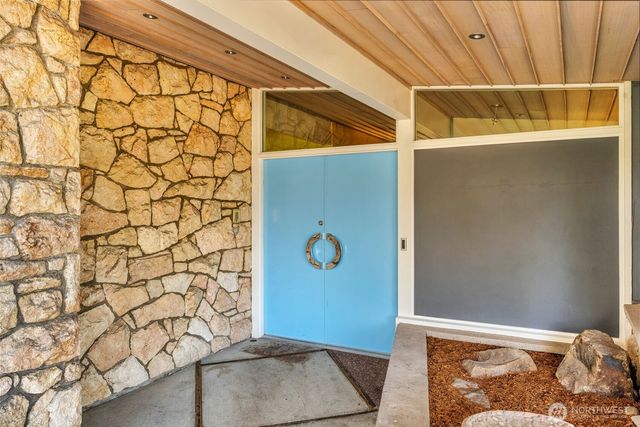 6437 Hampton Road S, Seattle, WA 98118