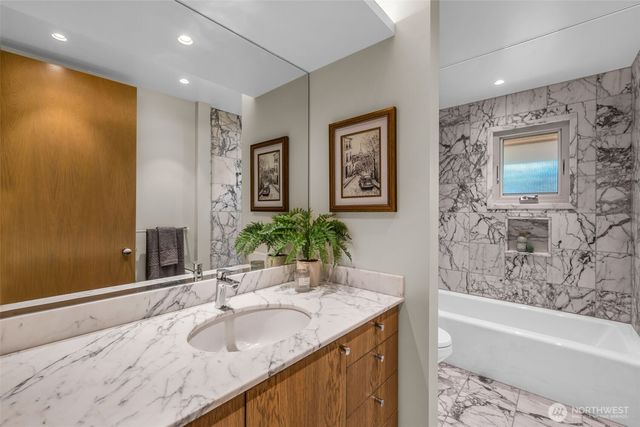 6437 Hampton Road S, Seattle, WA 98118