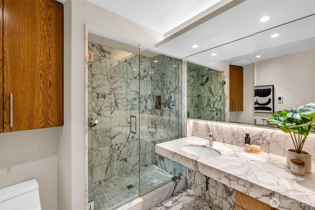 6437 Hampton Road S, Seattle, WA 98118