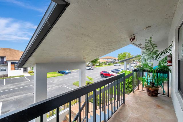 5770 PRINCESS PALM Court F, Delray Beach, FL 33484