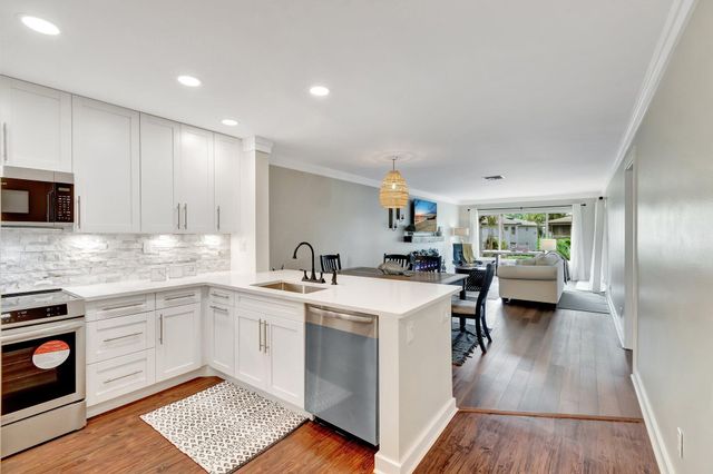 5770 PRINCESS PALM Court F, Delray Beach, FL 33484