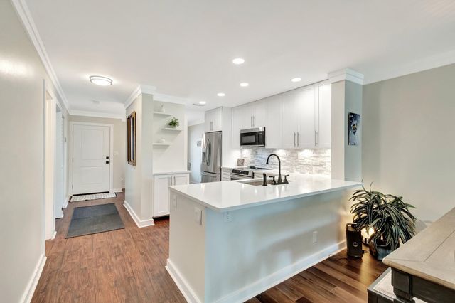 5770 PRINCESS PALM Court F, Delray Beach, FL 33484