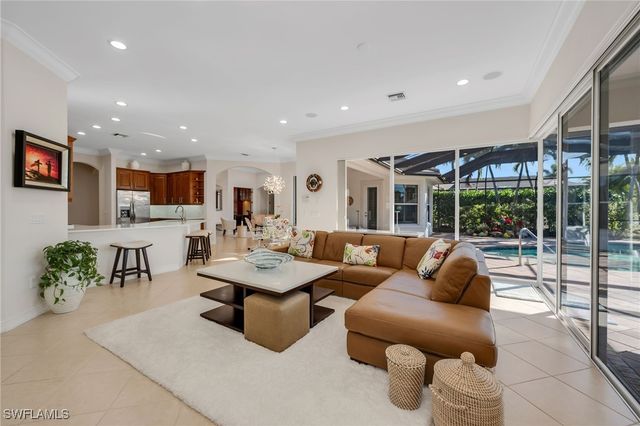 4967 RUSTIC OAKS CIR, Naples, FL 34105