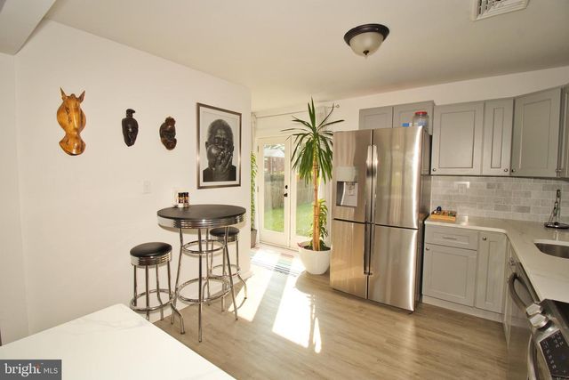 215 LANCASTER AVE, Hatboro, PA 19040