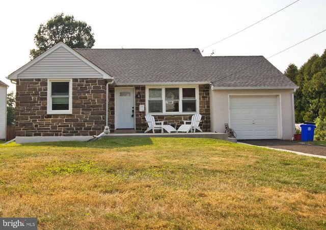 215 LANCASTER AVE, Hatboro, PA 19040