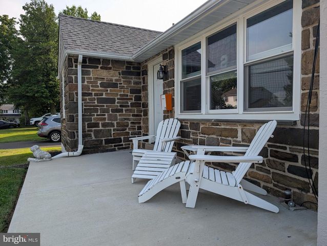215 LANCASTER AVE, Hatboro, PA 19040