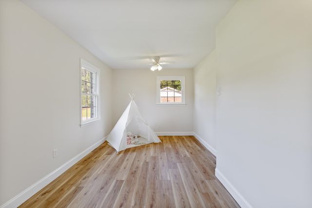 400 Black Oak Road, Bonneau, SC 29431