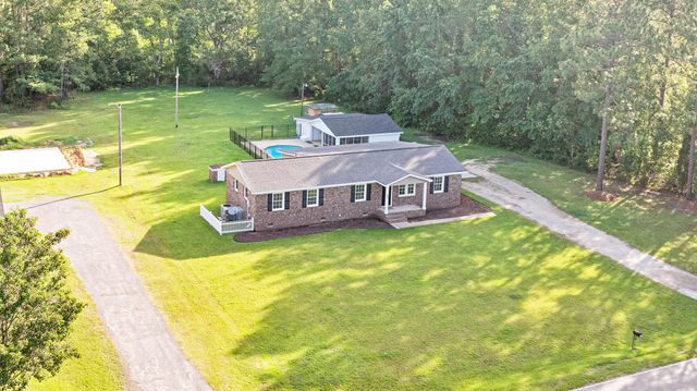 400 Black Oak Road, Bonneau, SC 29431