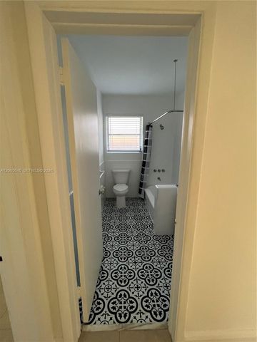 33 NW 87th St, El Portal, FL 33150