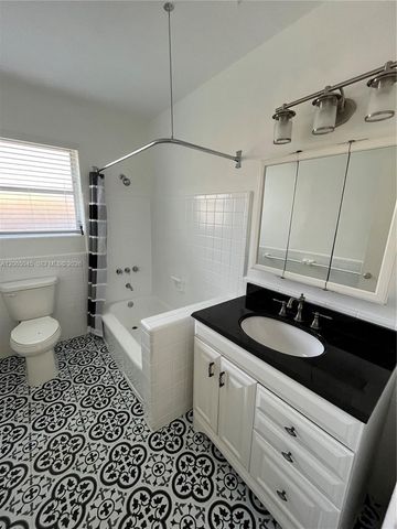 33 NW 87th St, El Portal, FL 33150