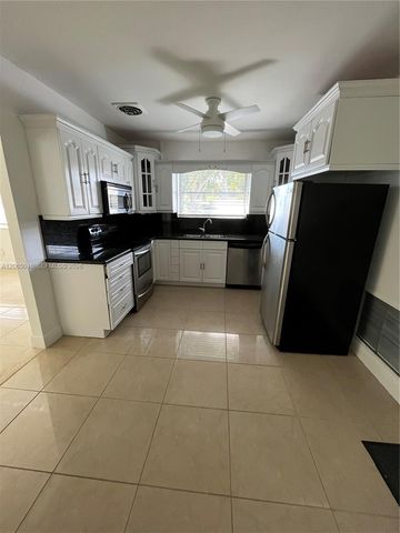 33 NW 87th St, El Portal, FL 33150