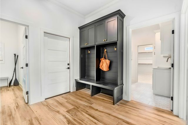 205 Oak Creek Drive, Tool, TX 75143