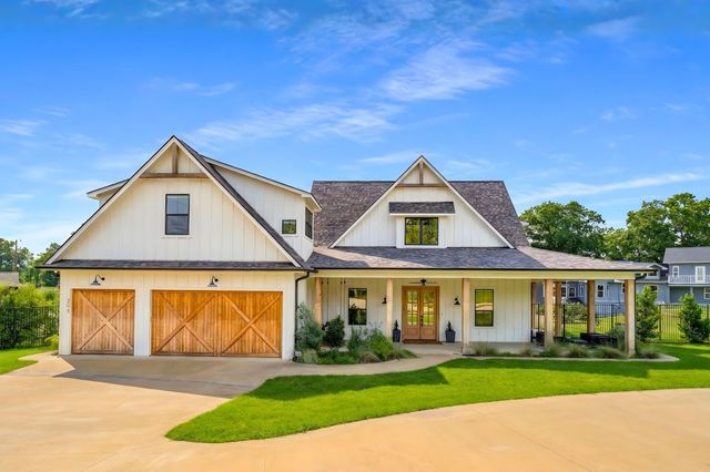 205 Oak Creek Drive, Tool, TX 75143