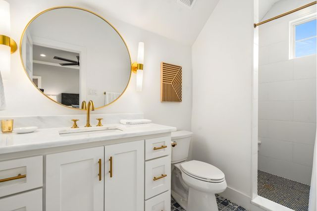 205 Oak Creek Drive, Tool, TX 75143