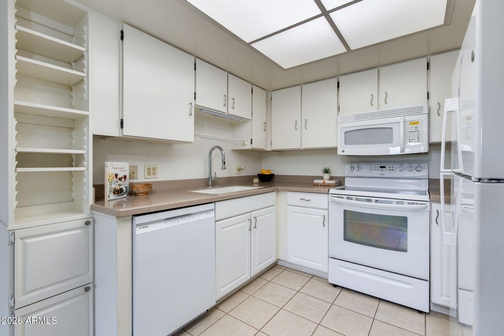 7960 E CAMELBACK Road 204, Scottsdale, AZ 85251 — photo 5