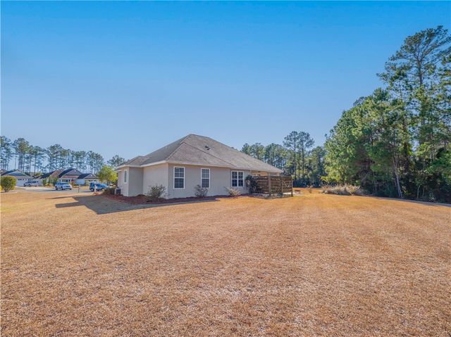 156 Sweetwater Blvd, Brunswick, GA 31525