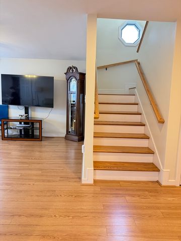 22 Abbott Rd, Waltham, MA 02452