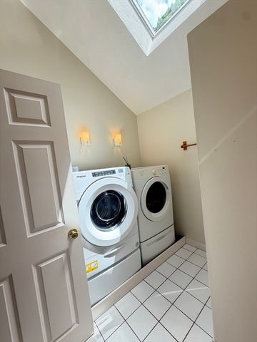 22 Abbott Rd, Waltham, MA 02452