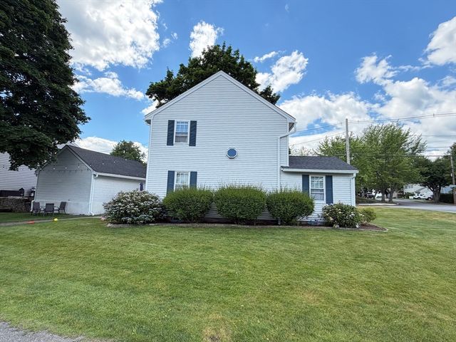 22 Abbott Rd, Waltham, MA 02452
