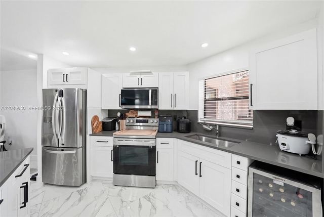 6855 W Broward Blvd 212, Plantation, FL 33317